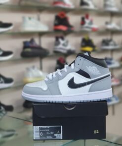 NIKE AIR JORDAN 1 MID SMOKE GREY